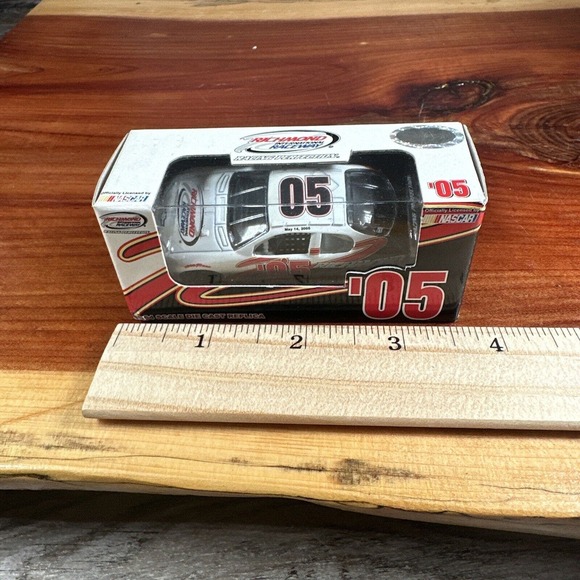 Richmond International‎ Raceway 05 Die cast Nascar 1:64 Team Caliber 2005 - Picture 6 of 7